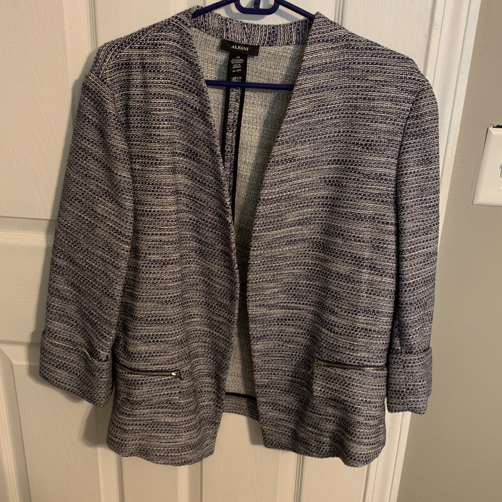 Alfani women’s blue blazer!